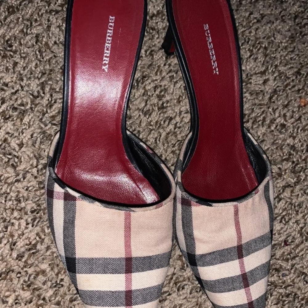 Burberry kitten heels
